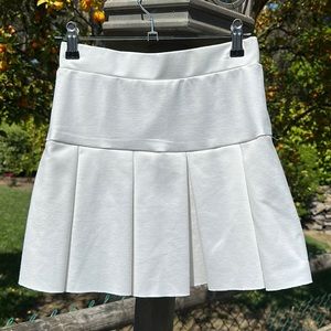 White tennis skirt from Lioness size XS